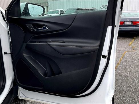 Used 2022 Chevrolet Equinox Premier image 12