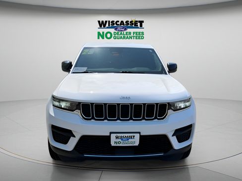 Used 2023 Jeep Grand Cherokee Laredo w/ Luxury Tech Group I AWD/4WD image 8
