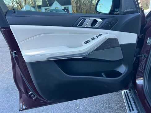 Used 2020 BMW X5 xDrive40i w/ Executive Package image 12