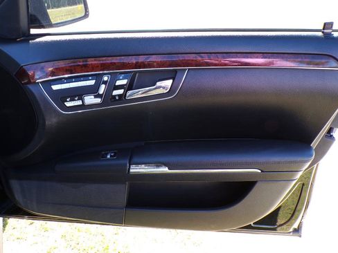 Used 2013 Mercedes-Benz S 550 4MATIC image 24