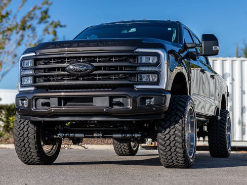 Used 2025 Ford F250 Lariat w/ Lariat Ultimate Package image 8