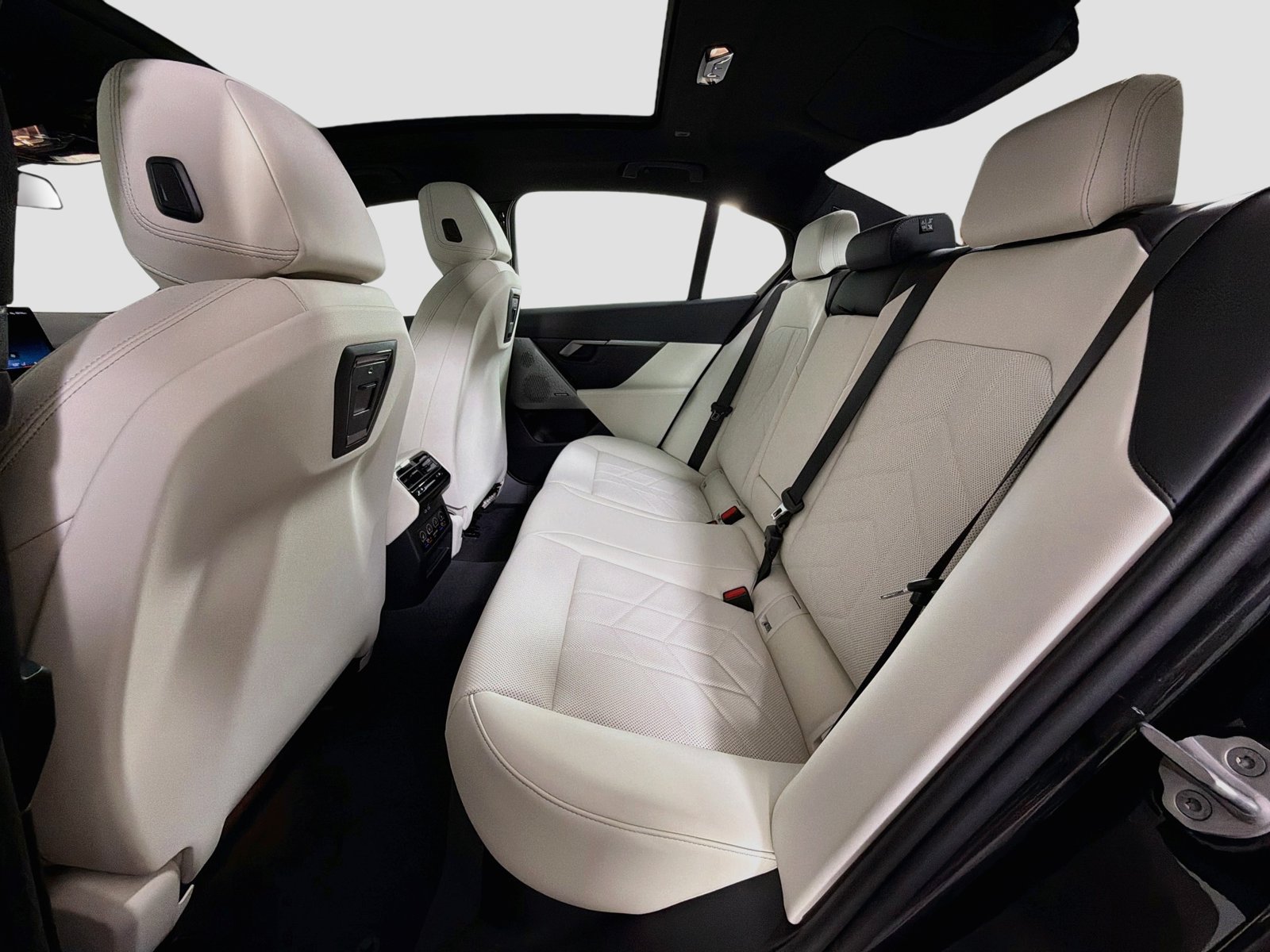 New 2027 BMW 530i xDrive w/ Premium Package AWD/4WD image 25
