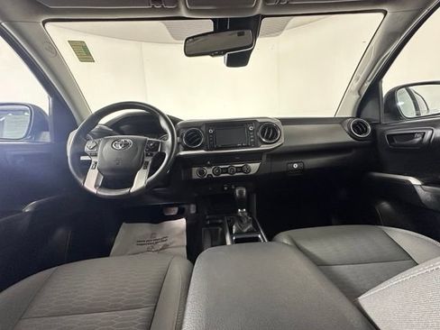 Used 2019 Toyota Tacoma SR5 AWD/4WD image 16