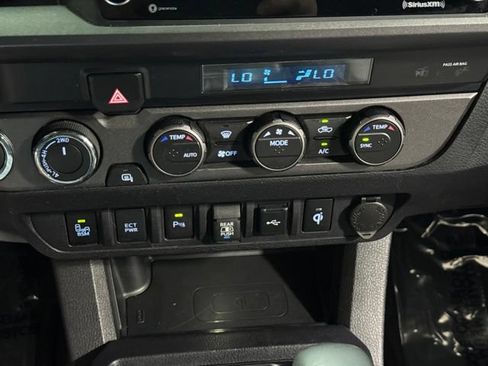 Used 2022 Toyota Tacoma TRD Sport w/ Technology Package AWD/4WD image 20