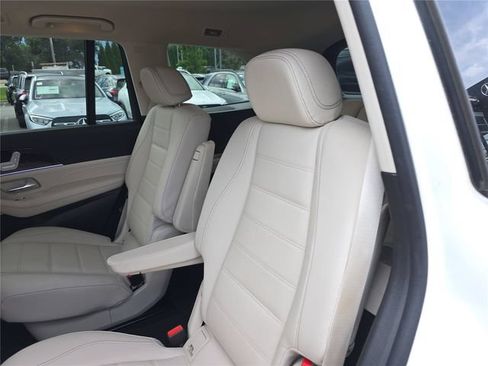 Used 2022 Mercedes-Benz GLS 580 4MATIC image 15