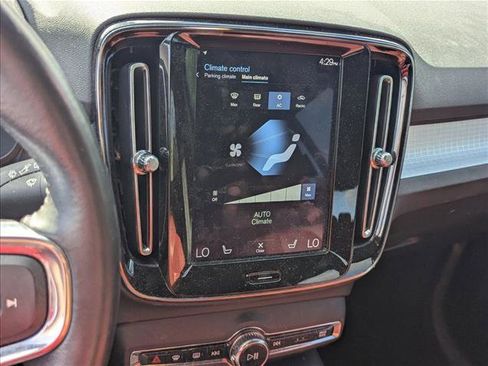 Used 2019 Volvo XC40 T5 Momentum AWD/4WD image 9