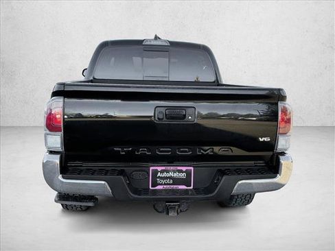 Certified 2023 Toyota Tacoma TRD Off-Road AWD/4WD image 5