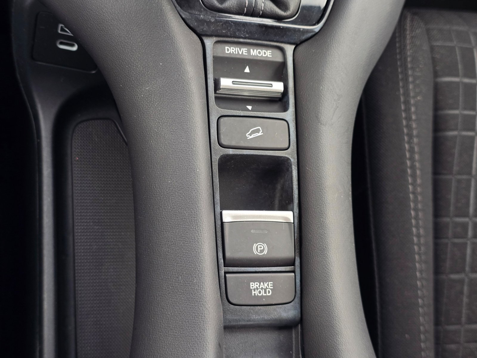 Used 2025 Honda HR-V LX image 22
