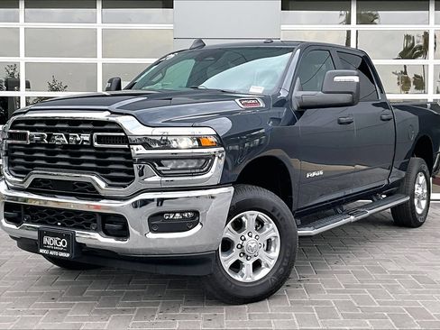 Used 2026 RAM 2500 Big Horn AWD/4WD image 1