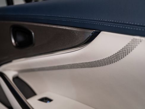 Used 2025 Aston Martin DBX 707 image 41