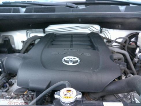 Used 2019 Toyota Tundra Platinum image 10