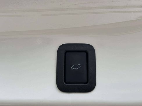 Used 2019 Toyota Highlander Limited Platinum AWD/4WD image 47
