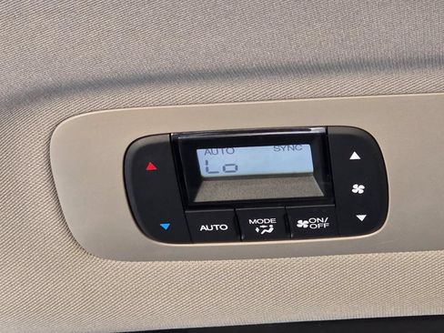 Used 2014 Honda Odyssey Touring Elite image 11