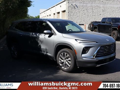 New 2025 Buick Enclave Preferred FWD image 1