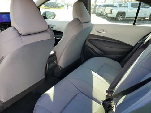 Used 2025 Toyota Corolla SE image 9