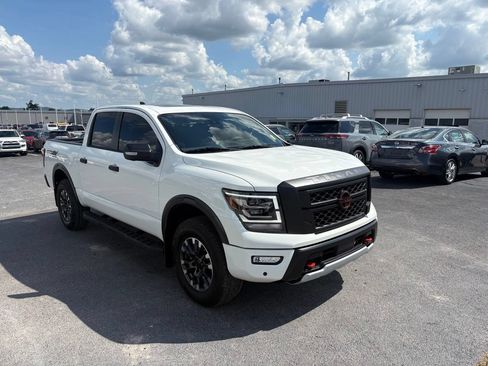 Used 2024 Nissan Titan PRO-4X w/ Pro-4x Convenience Package AWD/4WD image 2