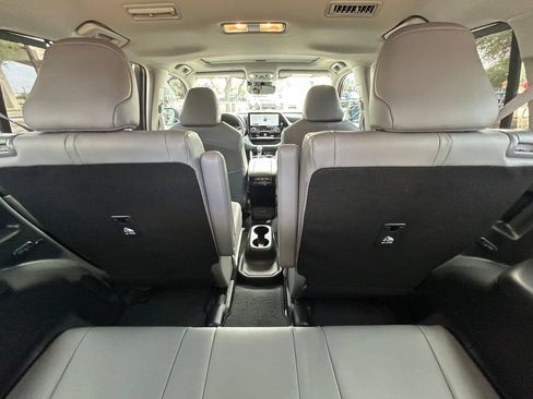 New 2026 Toyota Highlander XLE AWD/4WD image 16