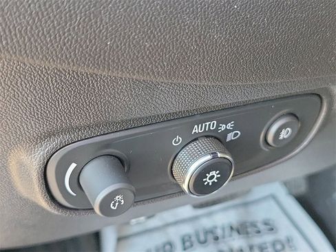 Certified 2024 Chevrolet Equinox Premier image 34