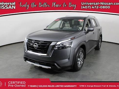 Certified 2025 Nissan Pathfinder SL w/ Cargo Package FWD image 1