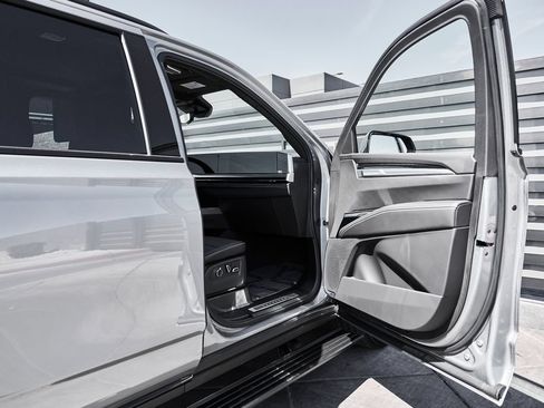 Used 2026 Cadillac Escalade V w/ LPO, ONYX Package AWD/4WD image 27