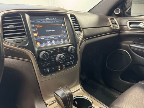 Used 2017 Jeep Grand Cherokee Summit w/ Platinum Series Group image 26