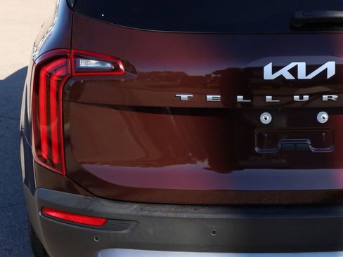 Used 2022 Kia Telluride EX w/ EX Premium Package image 17