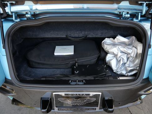 Used 2020 Aston Martin DBS Superleggera Volante RWD image 33