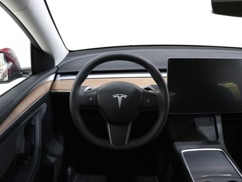 Used 2024 Tesla Model Y Long Range RWD image 13