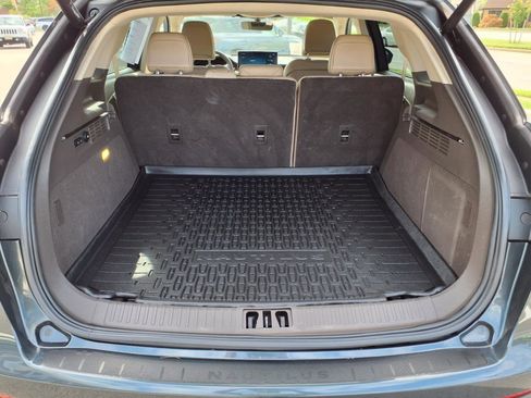 Certified 2022 Lincoln Nautilus Reserve w/ Equipment Group 201A image 16