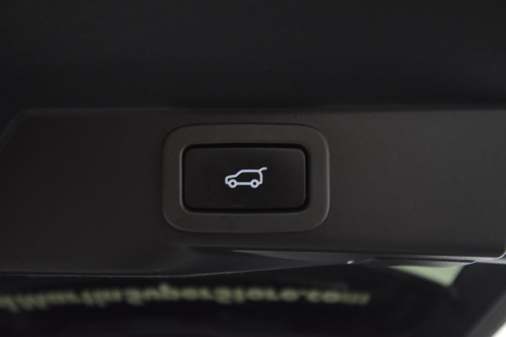 Used 2019 Land Rover Range Rover Sport SVR AWD/4WD image 37