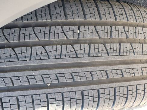 New 2025 Volkswagen Tiguan SE image 8