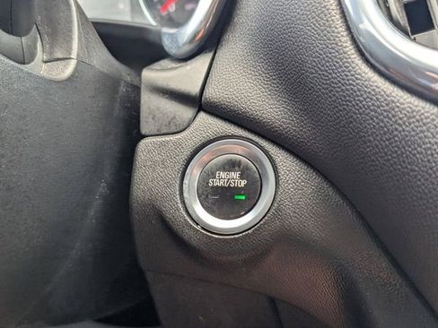 Used 2020 Chevrolet Equinox LT FWD image 27