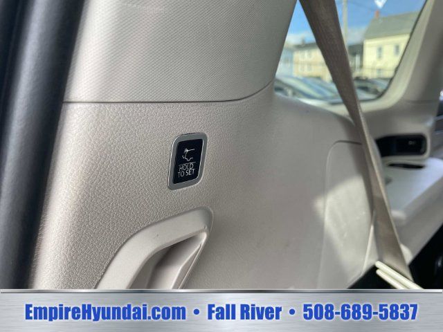 Used 2024 Jeep Wagoneer Series II w/ Flexible Seating Group AWD/4WD image 7