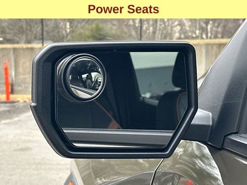 Certified 2024 GMC Canyon AT4 AWD/4WD image 9