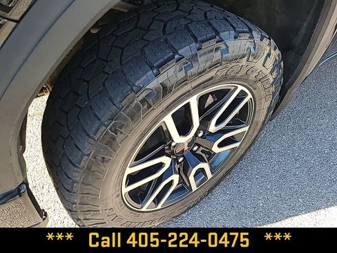 Used 2023 GMC Sierra 1500 AT4 w/ Technology Package image 2