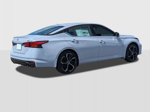 New 2025 Nissan Altima 2.5 SR image 6
