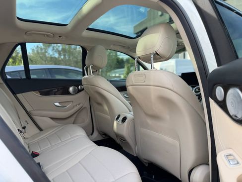 Used 2018 Mercedes-Benz GLC 300 4MATIC image 19