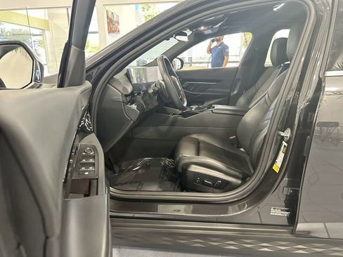 Used 2024 BMW 530i w/ Premium Package image 22