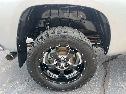 Used 2018 Toyota Tundra SR5 w/ TRD Off Road Package AWD/4WD image 13