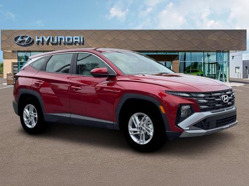 Certified 2026 Hyundai Tucson SE FWD image 11