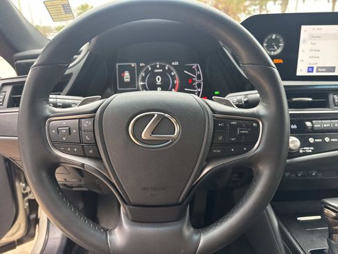 Used 2024 Lexus ES 350 w/ Premium Package image 30