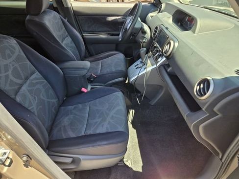 Used 2011 Scion xB FWD image 16