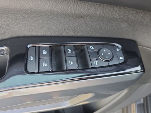 Used 2023 Nissan Pathfinder SL w/ SL Premium Package AWD/4WD image 17