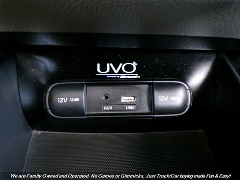 Used 2015 Kia Soul + image 38