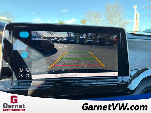 Certified 2025 Volkswagen Atlas SE image 20