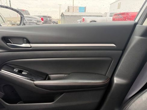 Used 2025 Nissan Altima 2.5 SR image 13