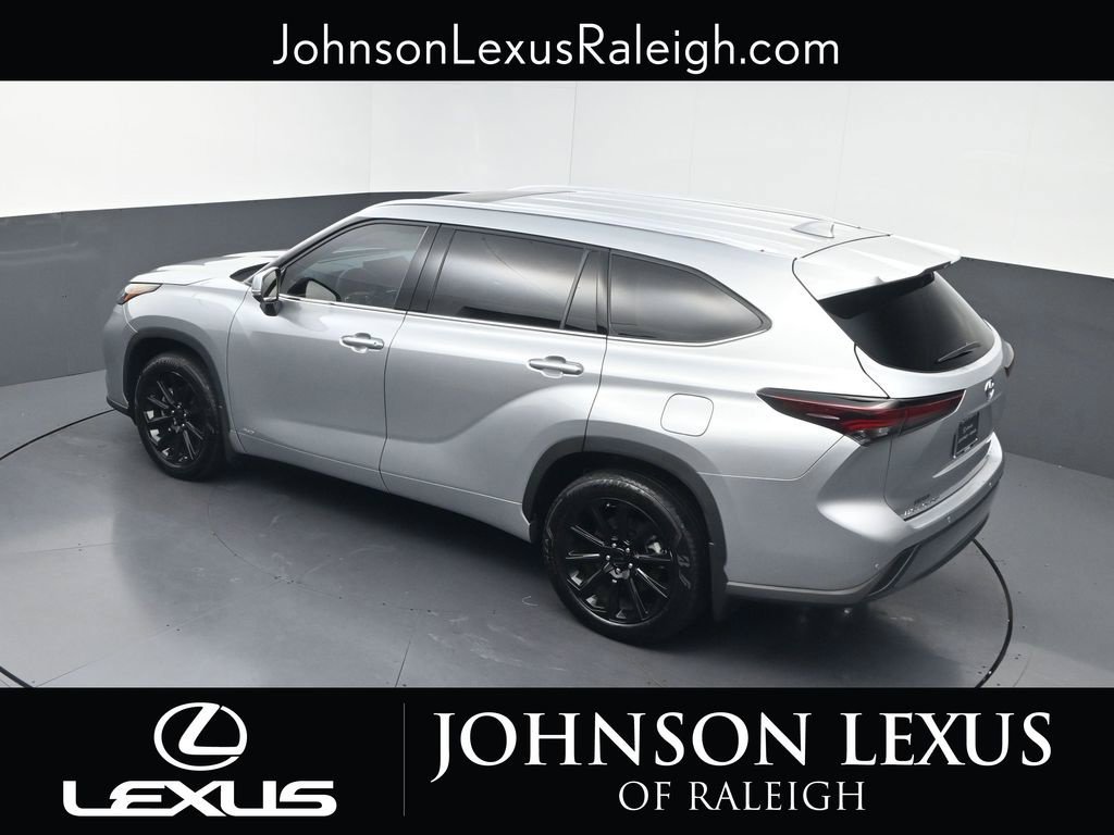 Used 2024 Toyota Highlander Limited AWD/4WD image 25