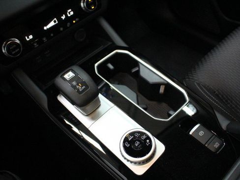 New 2026 Mitsubishi Outlander ES FWD image 14