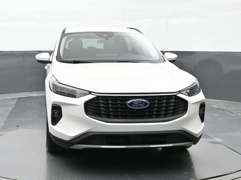 Used 2023 Ford Escape SE image 3