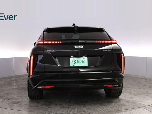 Used 2024 Cadillac Lyriq Luxury AWD/4WD image 15